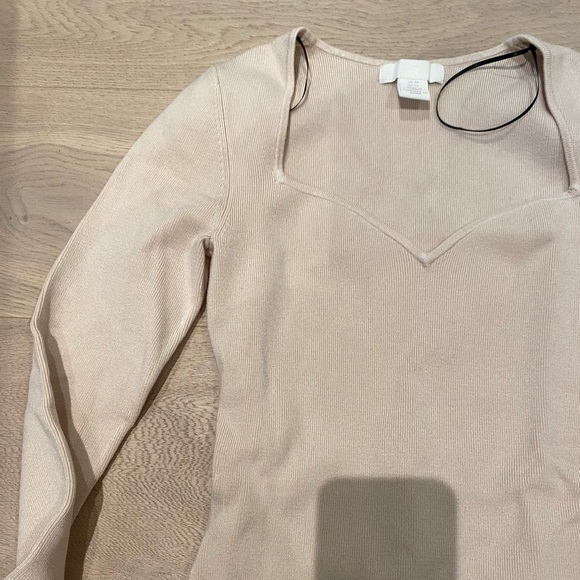 Light pink top - Picture 2 of 3